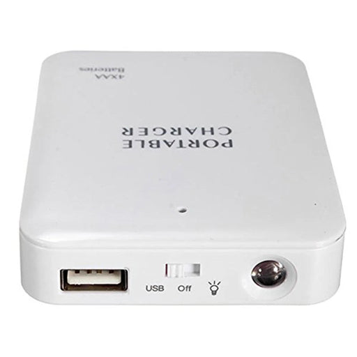 Draagbare USB powerbank - Externe batterijoplader op AA - batterijen - Noodlader met digitaal display - Bivakshop