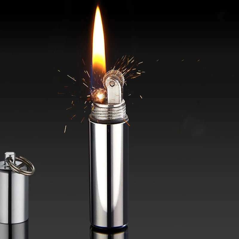 Metalen windproof benzineaansteker – Mini sleutelhanger aansteker voor buiten & rookaccessoires - Bivakshop