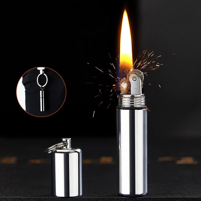 Metalen windproof benzineaansteker – Mini sleutelhanger aansteker voor buiten & rookaccessoires - Bivakshop