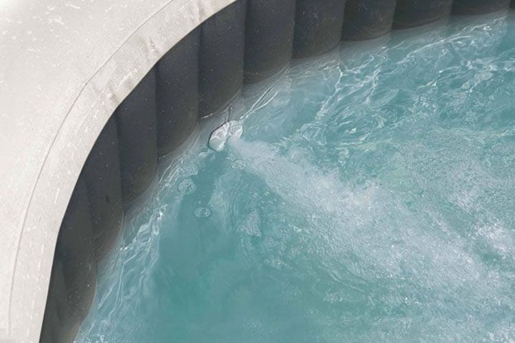 Intex Deluxe Opblaasbare Jacuzzi - Bubbels En Jets - Bivakshop