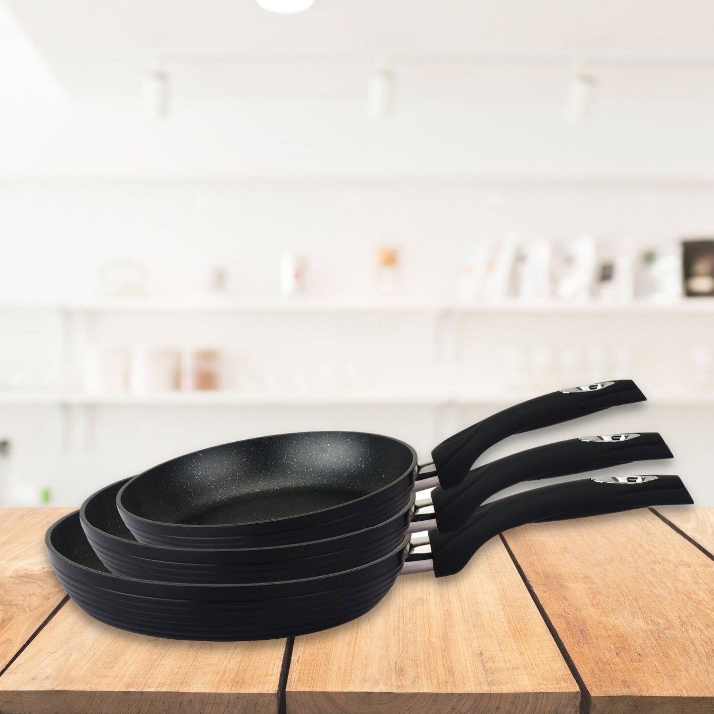 Royalty Line RL-FM3F: marmercoating gesmeed aluminium 3-delige koekenpannenset - Bivakshop
