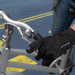 Paar zwart-grijze ademende fietshandschoenen in maat XL met padding in de handpalm - Bivakshop.nl