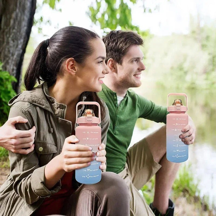 2L waterfles met tijdsaanduiding - Tritan kunststof, BPA - vrij - Sportfles met rietje en veerdeksel - Bivakshop