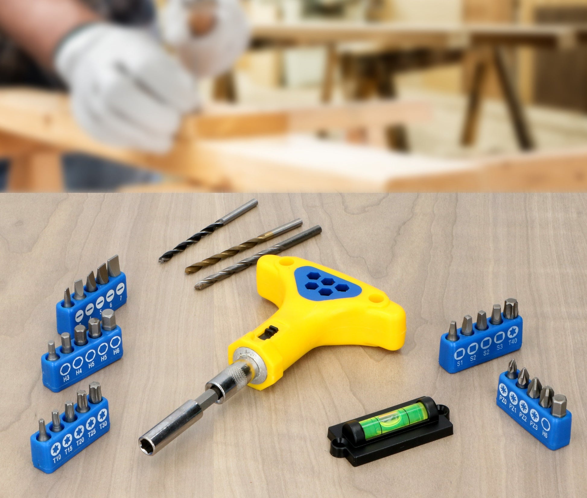 Borenset en bitset - 50 stuks met mini waterpas en t handvat - Voor metaal hout en beton - Bivakshop