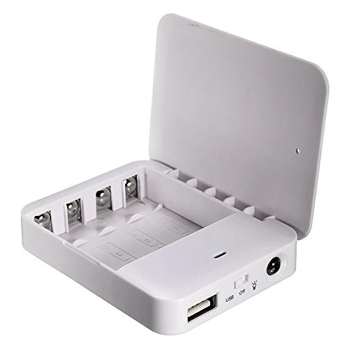 Draagbare USB powerbank - Externe batterijoplader op AA - batterijen - Noodlader met digitaal display - Bivakshop