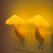 LED nachtlampje - Paddenstoel wandlamp met lichtsensor - EU/US plug voor slaapkamer en decoratie - Bivakshop