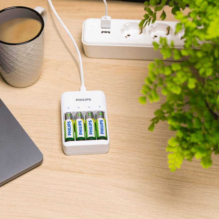 Philips - Batterijoplader – 4 USB - poorten – Snel en Efficiënt Opladen voor Meerdere Apparaten - Bivakshop