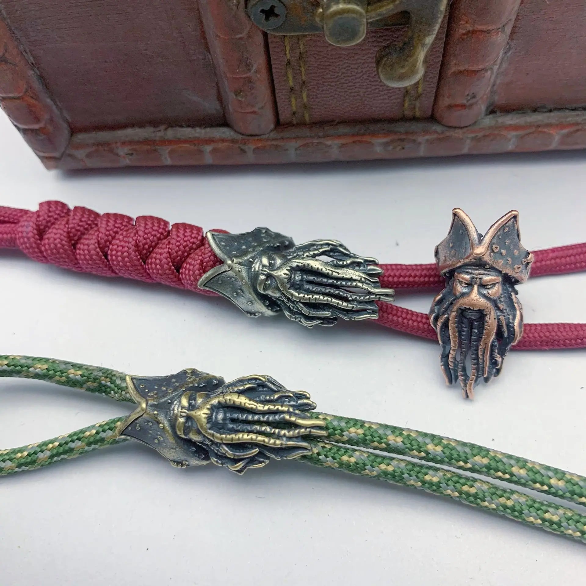 Piratenkapitein paracord kraal – Messing EDC hanger voor messenkoord, sleutelhanger en DIY accessoires - Bivakshop