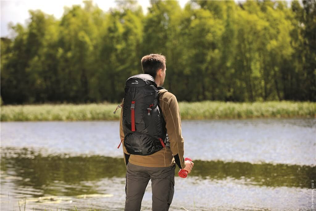 Easy Camp AirGo 40 rugzak 40L met regenhoes