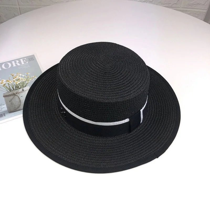 Zomerse dames strandhoed - Met uitstekende zonbescherming - En moderne platte top - Bivakshop