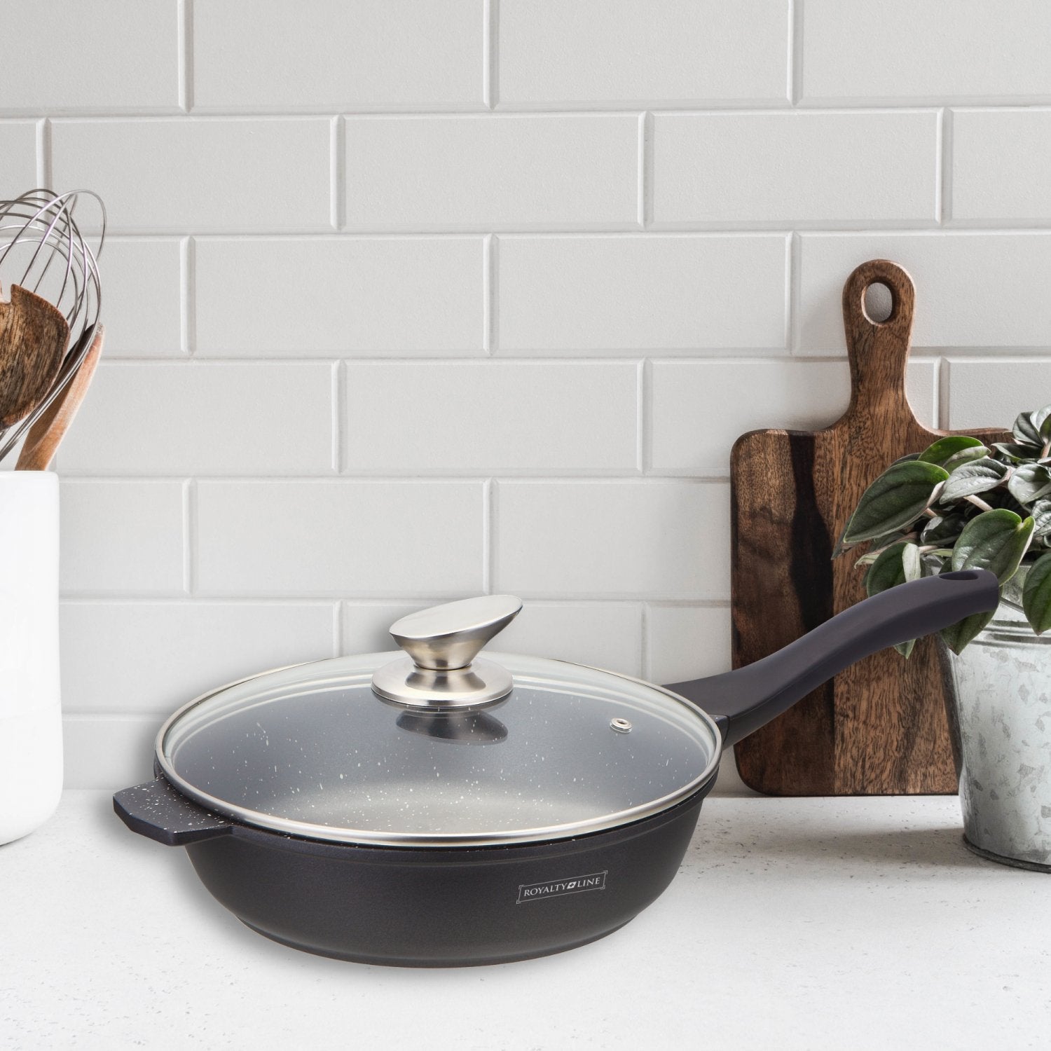 Royalty Line RL-BDF24-M: 24 cm met marmer gecoate kookpan met glazen deksel - Bivakshop