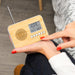 Wellys GD-160643: Bamboe radio en wekker - Retro - Bivakshop